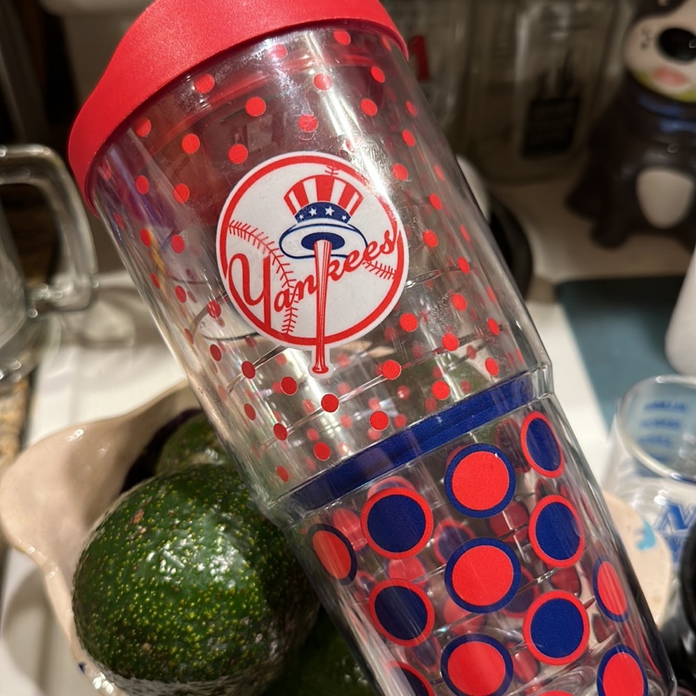 NWOT NY Yankees Travel Cup